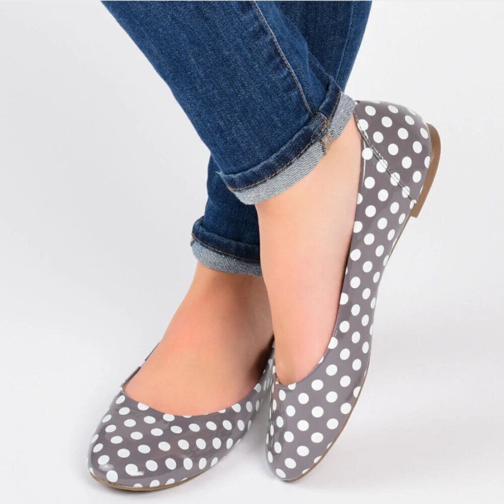 Kavn Ballet Flats in Gray Dot